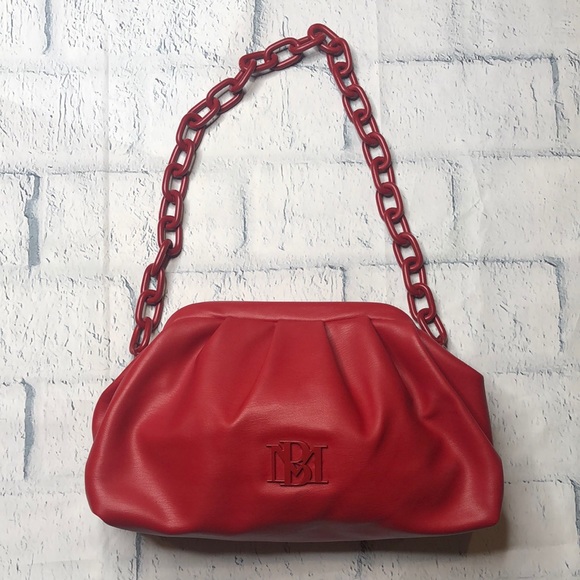 Badgley Mischka Handbags - 🔹 Badgley Mischka Vegan Leather Bag with Chunky Chain Handle
